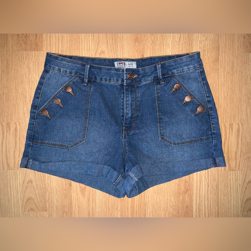 L.e.i Tatum high rise woman’s shorts